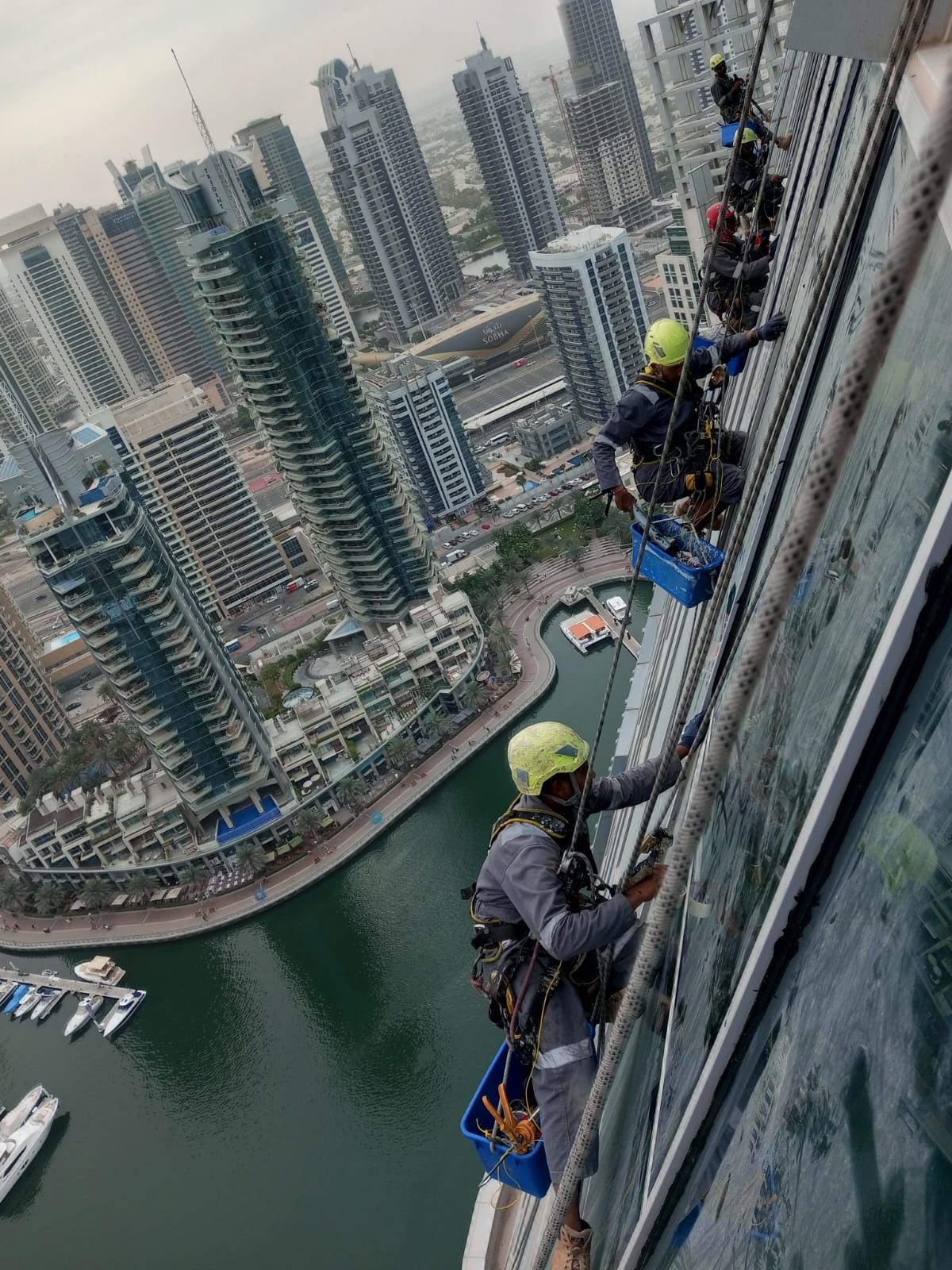Silicon sealant service in High Rise and Mid Rise building